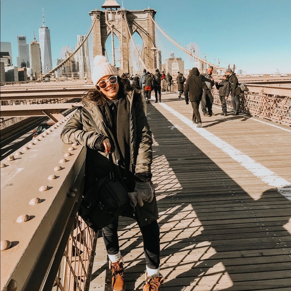 Meet your Posher, Caroline - Picture 1 of 1